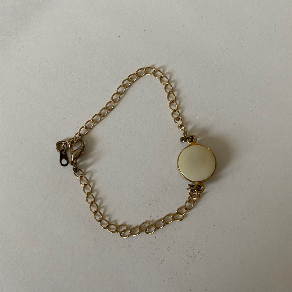 Gorgeous Bracelet with Silver Stone - Picture 2 of 2